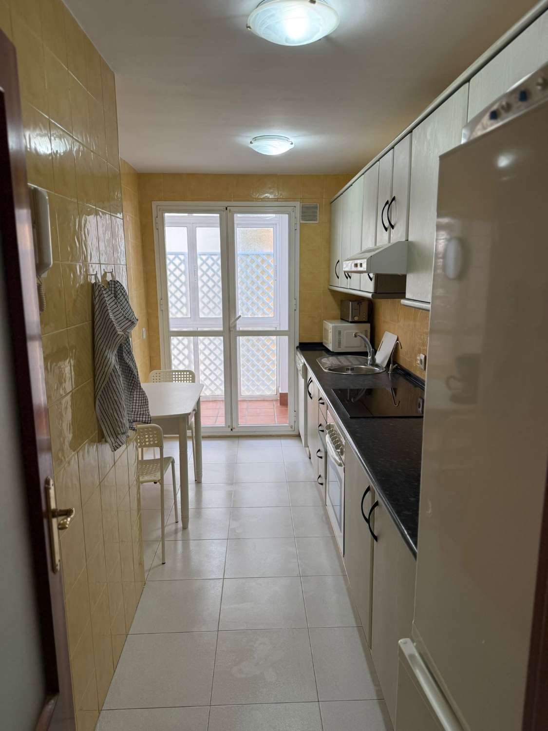 MEDIA TEMPORADA SE ALQUILA DESDE 1.9.26-15.6.27 BONITO APARTAMENTO EN BENALMADENA COSTA