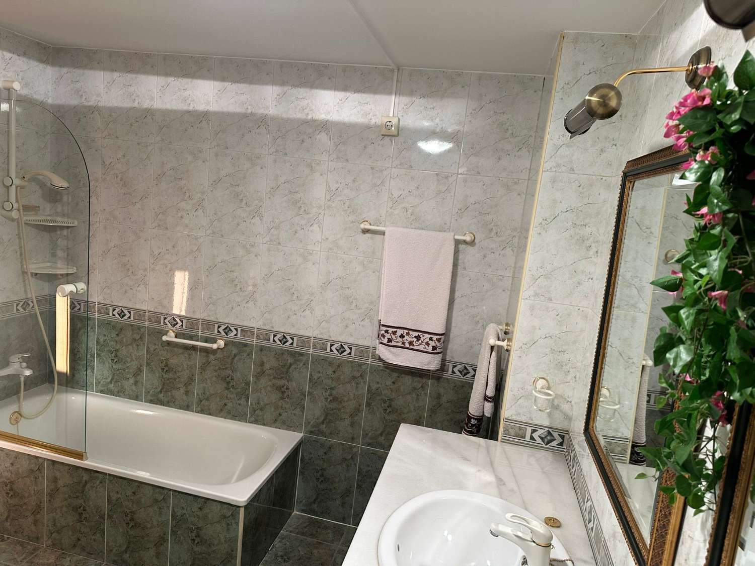 MEDIA TEMPORADA. SE ALQUILA DESDE 20.4.26 MAXIMO 11 MESES BONITO ATICO DUPLEX CON VISTAS AL MAR  EN ARROYO DE LA MIEL