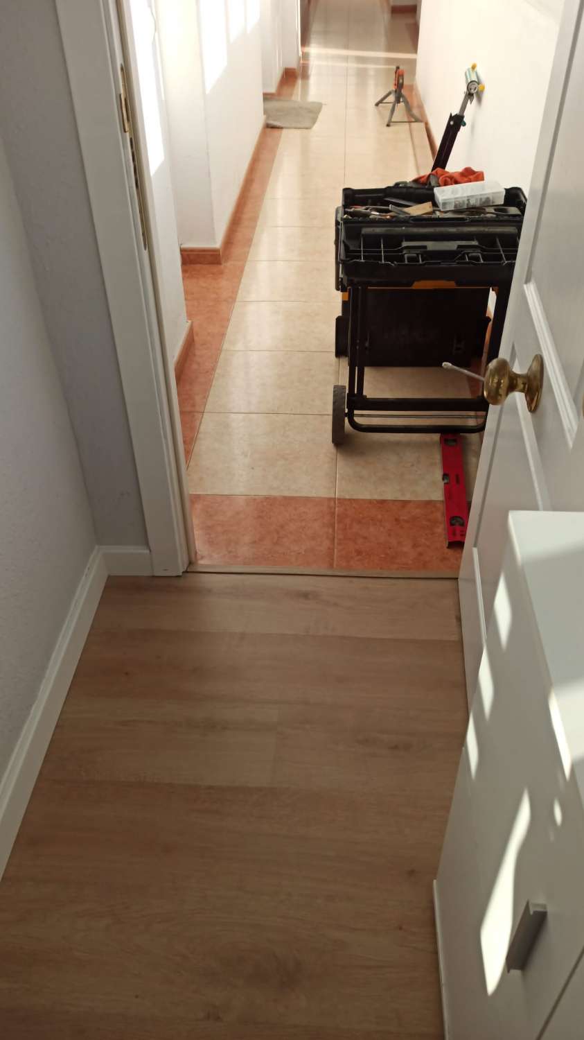 MEDIA TEMPORADA . SE ALQUILA DESDE 20.4.26 POR 10 MESES BONITO ESTUDIO EN BENALMADENA