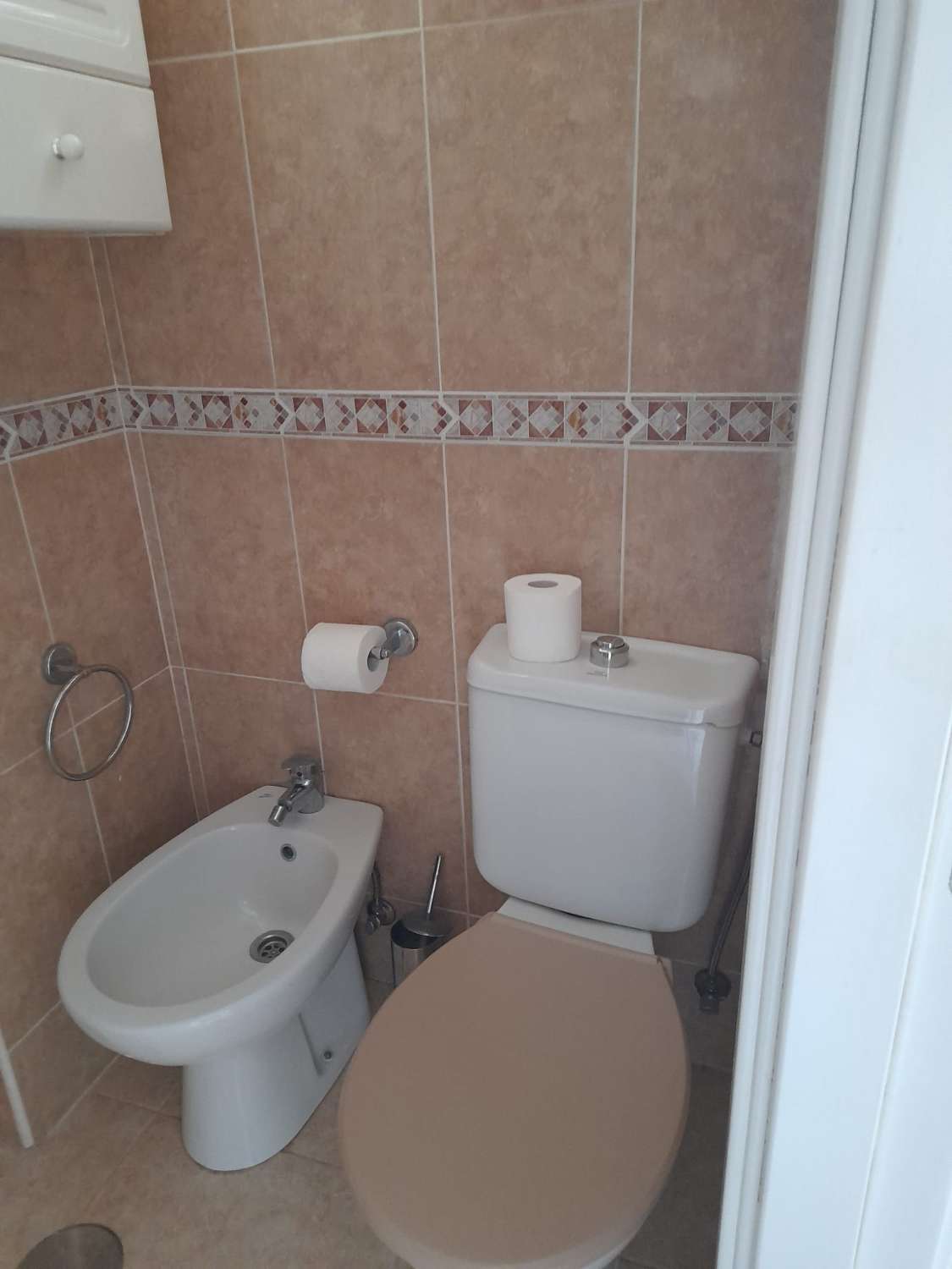 MEDIA TEMPORADA . SE ALQUILA DESDE 20.4.26 POR 10 MESES BONITO ESTUDIO EN BENALMADENA