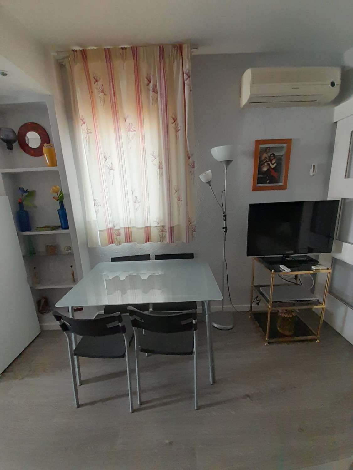 MEDIA TEMPORADA . SE ALQUILA DESDE 20.4.26 POR 10 MESES BONITO ESTUDIO EN BENALMADENA