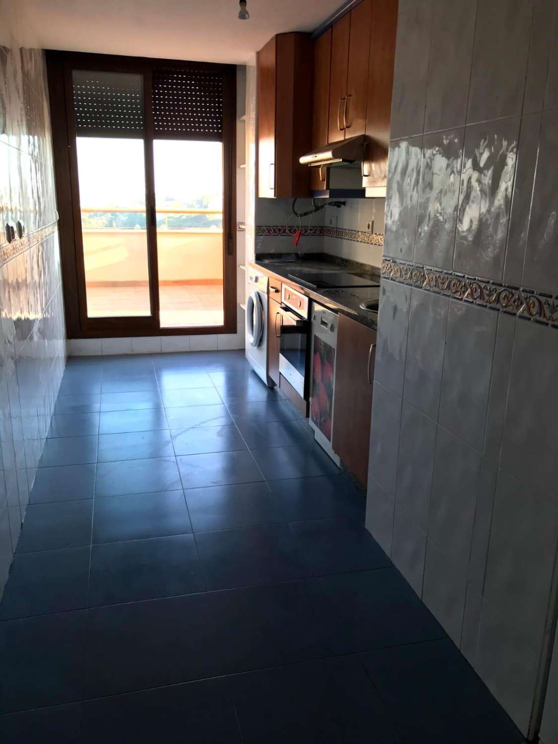 SE ALQUILA POR LARGA TEMPORADA DESDE1.5.26 MAGNIFICO ATICO DUPLEX CON VISTAS AL MAR EN TORREQUEBRADA (BENALMADENA) CON O  SIN MUEBLES