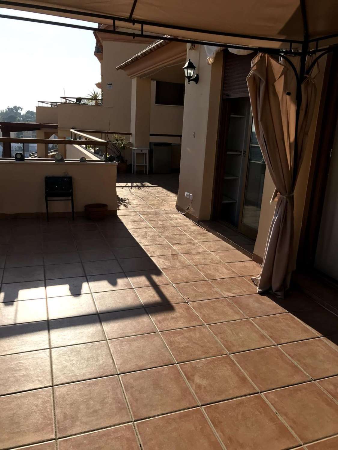 SE ALQUILA POR LARGA TEMPORADA DESDE1.5.26 MAGNIFICO ATICO DUPLEX CON VISTAS AL MAR EN TORREQUEBRADA (BENALMADENA) CON O  SIN MUEBLES