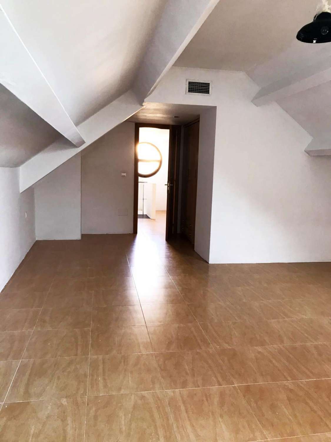 SE ALQUILA POR LARGA TEMPORADA DESDE1.5.26 MAGNIFICO ATICO DUPLEX CON VISTAS AL MAR EN TORREQUEBRADA (BENALMADENA) CON O  SIN MUEBLES