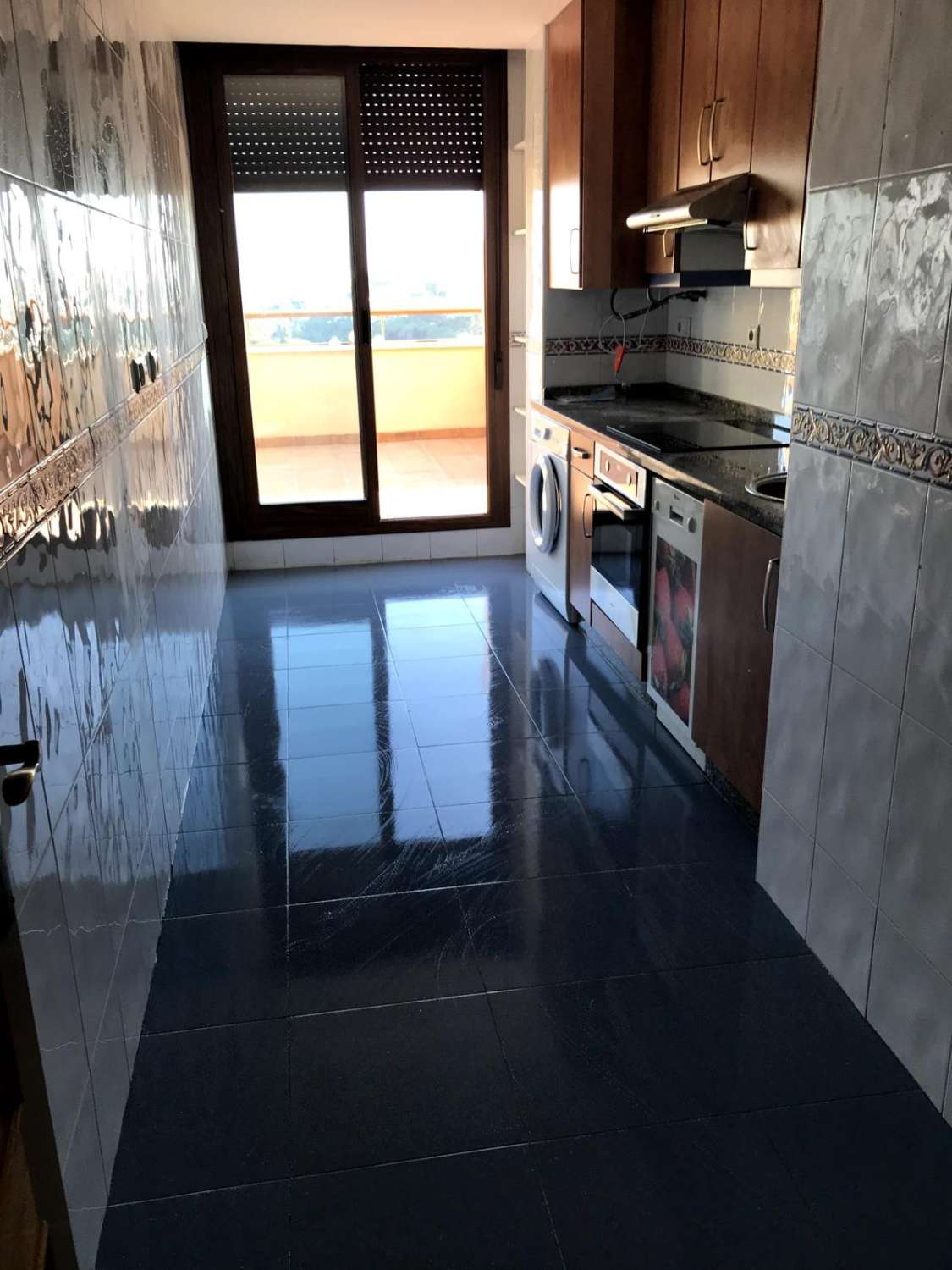 SE ALQUILA POR LARGA TEMPORADA DESDE1.5.26 MAGNIFICO ATICO DUPLEX CON VISTAS AL MAR EN TORREQUEBRADA (BENALMADENA) CON O  SIN MUEBLES