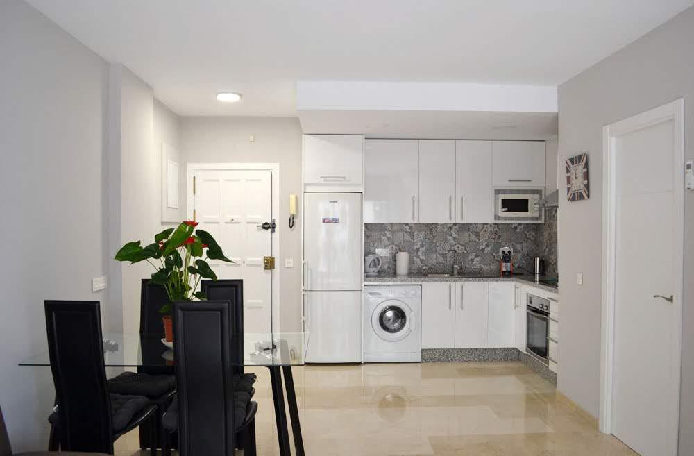 LEID FOR LANGSIKTIG fra 09.01.2026 PRAKTFULL LEILIGHET MED HAVUTSIKT PÅ FØRSTE LINJE AV STRANDEN I LOS BOLICHES