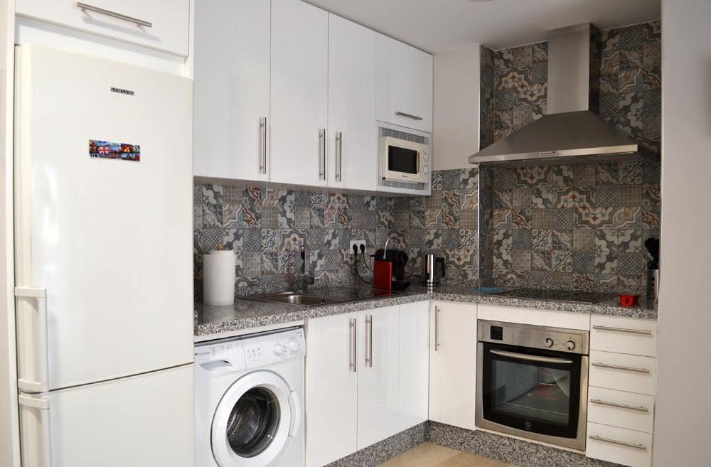 LEID FOR LANGSIKTIG fra 09.01.2026 PRAKTFULL LEILIGHET MED HAVUTSIKT PÅ FØRSTE LINJE AV STRANDEN I LOS BOLICHES