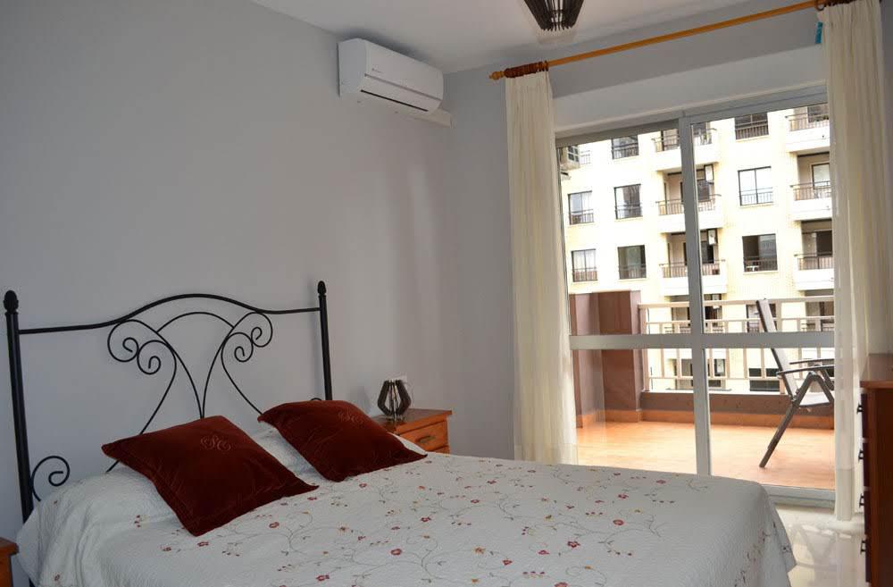 LEID FOR LANGSIKTIG fra 09.01.2026 PRAKTFULL LEILIGHET MED HAVUTSIKT PÅ FØRSTE LINJE AV STRANDEN I LOS BOLICHES