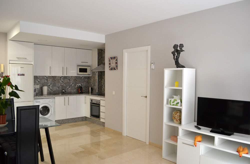 LEID FOR LANGSIKTIG fra 09.01.2026 PRAKTFULL LEILIGHET MED HAVUTSIKT PÅ FØRSTE LINJE AV STRANDEN I LOS BOLICHES