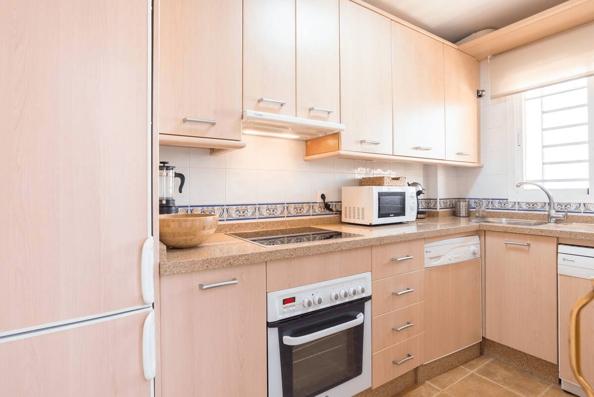 Praktfull duplex-penthouse med havutsikt og 3 terrasser til salgs i Benalmadena nær Puerto Marina