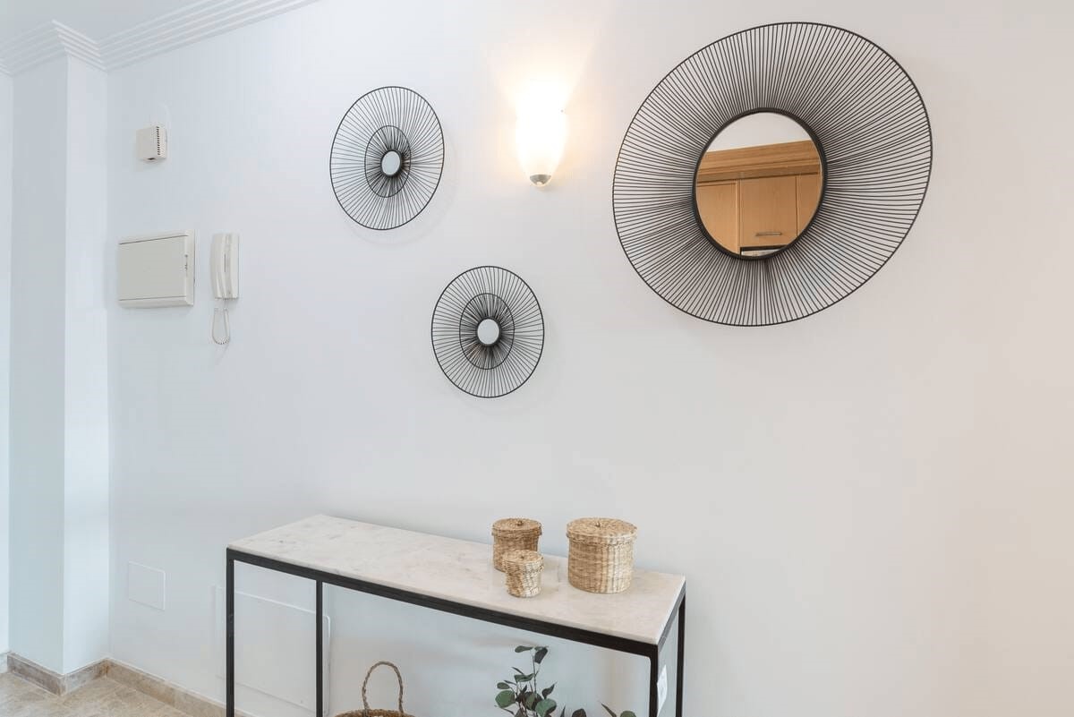 Praktfull duplex-penthouse med havutsikt og 3 terrasser til salgs i Benalmadena nær Puerto Marina