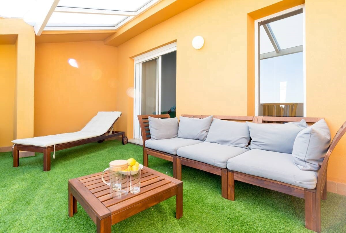 Praktfull duplex-penthouse med havutsikt og 3 terrasser til salgs i Benalmadena nær Puerto Marina