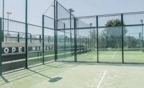 SE VENDE  BONITO APARTAMENTO DE ESQUINA CON VISTAS AL CAMPO DE GOLF  EN ZONA MONTERREY (BENALMADENA)