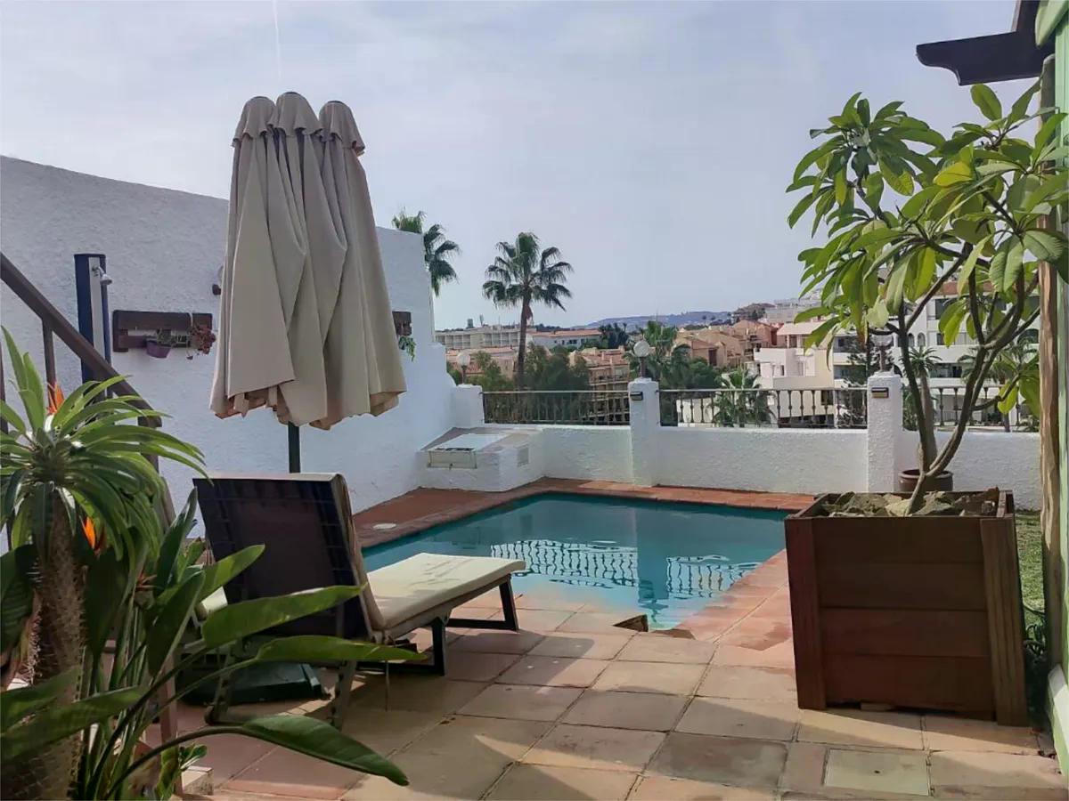 WUNDERSCHÖNE VILLA MIT MEERBLICK ZUM VERKAUF IN TORREBLANCA DEL SOL (FUENGIROLA)