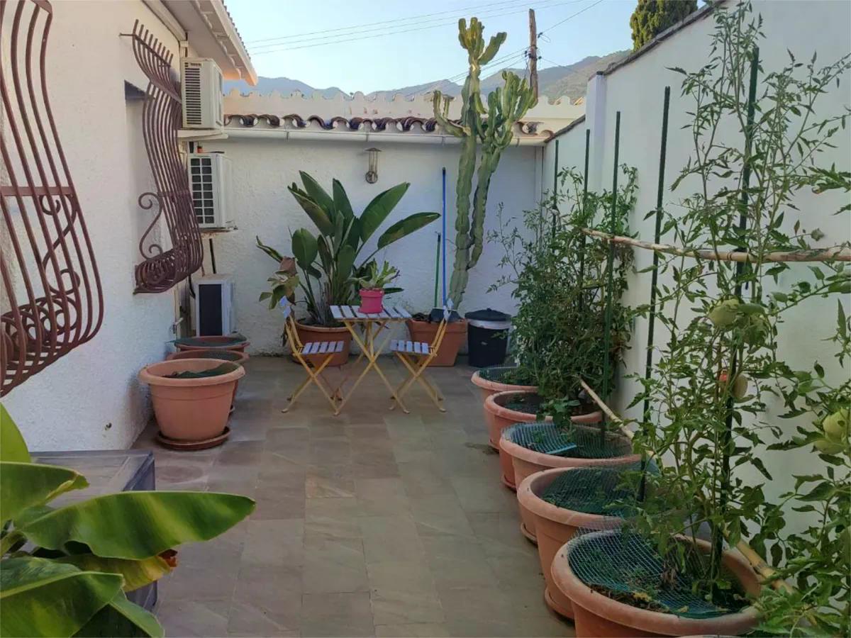 WUNDERSCHÖNE VILLA MIT MEERBLICK ZUM VERKAUF IN TORREBLANCA DEL SOL (FUENGIROLA)