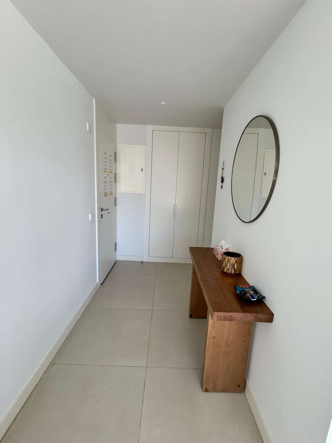 SE VENDE MAGNIFICO APARTAMENTO AMUEBLADO CON VISTAS PARCIALES AL MAR EN EL HIGUERON (FUENGIROLA)