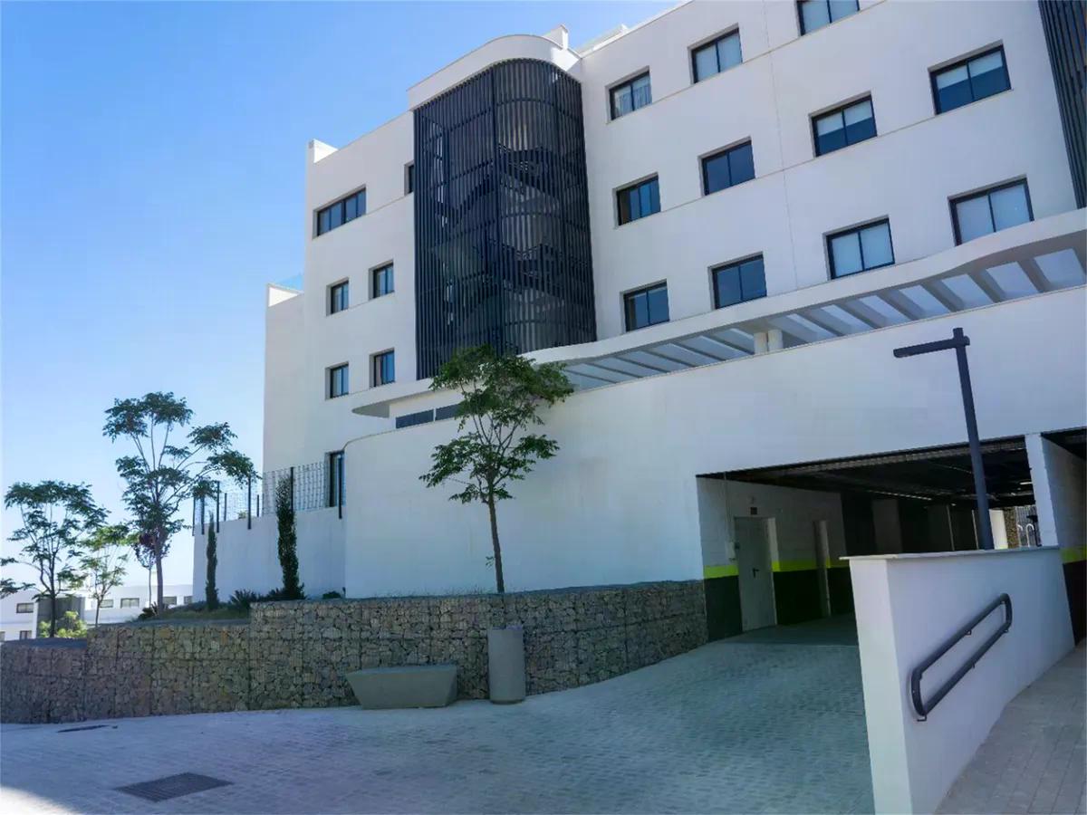 SE VENDE MAGNIFICO APARTAMENTO AMUEBLADO CON VISTAS PARCIALES AL MAR EN EL HIGUERON (FUENGIROLA)