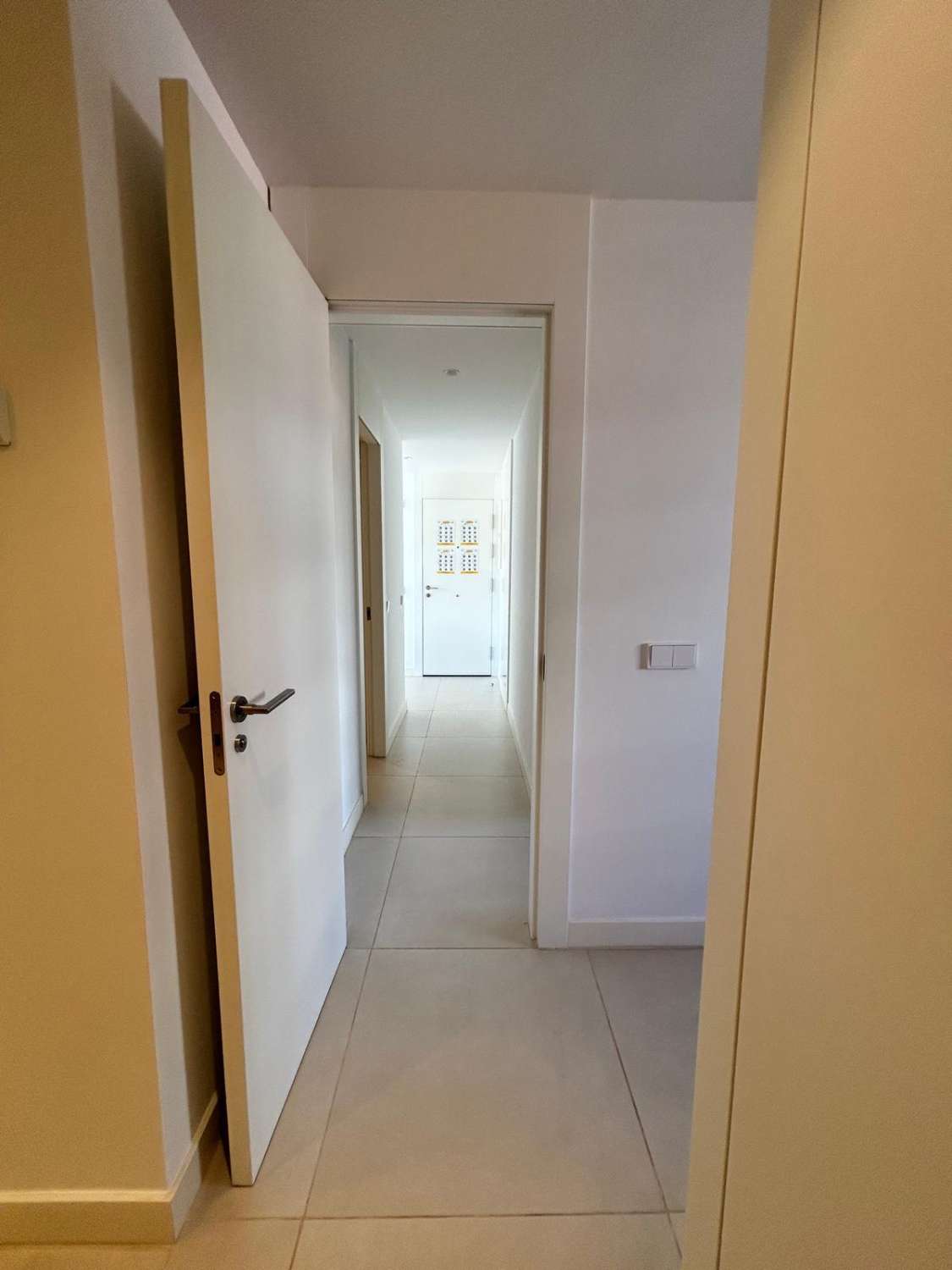 SE VENDE MAGNIFICO APARTAMENTO AMUEBLADO CON VISTAS PARCIALES AL MAR EN EL HIGUERON (FUENGIROLA)