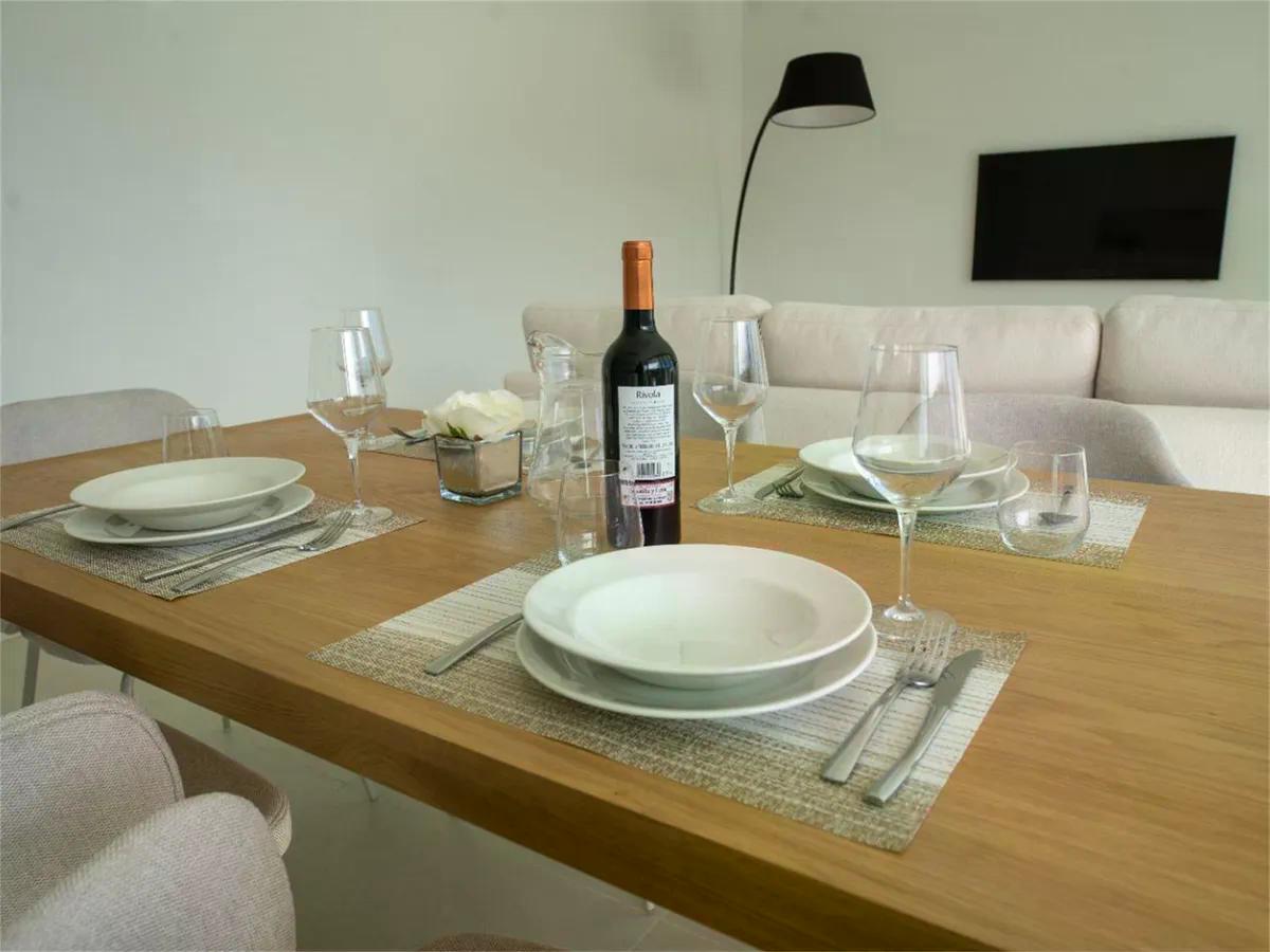 SE VENDE MAGNIFICO APARTAMENTO AMUEBLADO CON VISTAS PARCIALES AL MAR EN EL HIGUERON (FUENGIROLA)