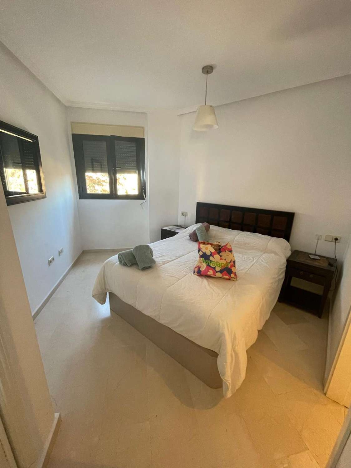 SE ALQUILA DESDE 23 DE JUNIO  2026 A 12 DE SEPTIEMBRE 2026 MAGNIFICO APARTAMENTO CON VISTAS AL MAR EN TORRQUEBRADA ( BENALMADENA)