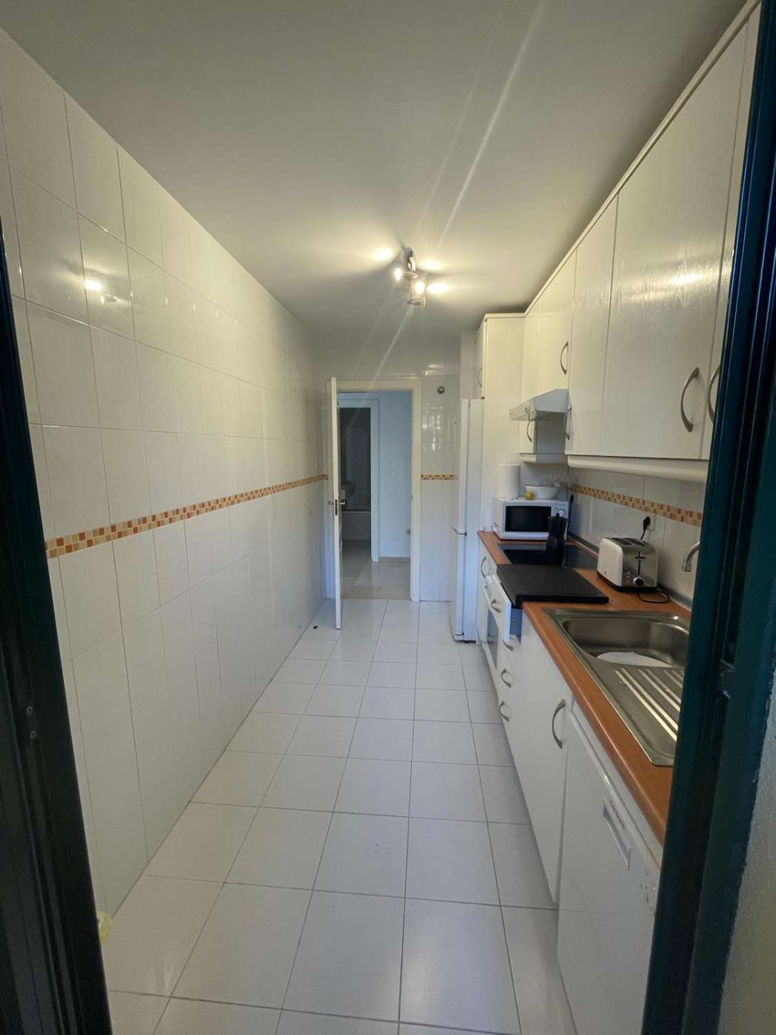 SE ALQUILA DESDE 23 DE JUNIO  2026 A 12 DE SEPTIEMBRE 2026 MAGNIFICO APARTAMENTO CON VISTAS AL MAR EN TORRQUEBRADA ( BENALMADENA)