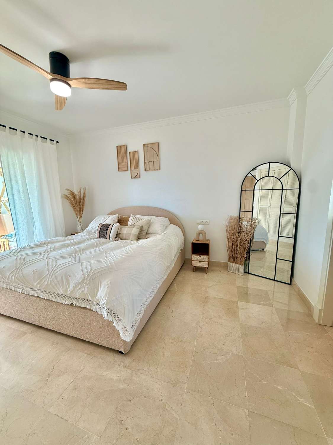 VILLA MAGNIFIQUE AVEC VUE PANORAMIQUE SUR LA MER À VENDRE DANS LA RÉGION DE RIVIERA DEL SOL (MIJAS)