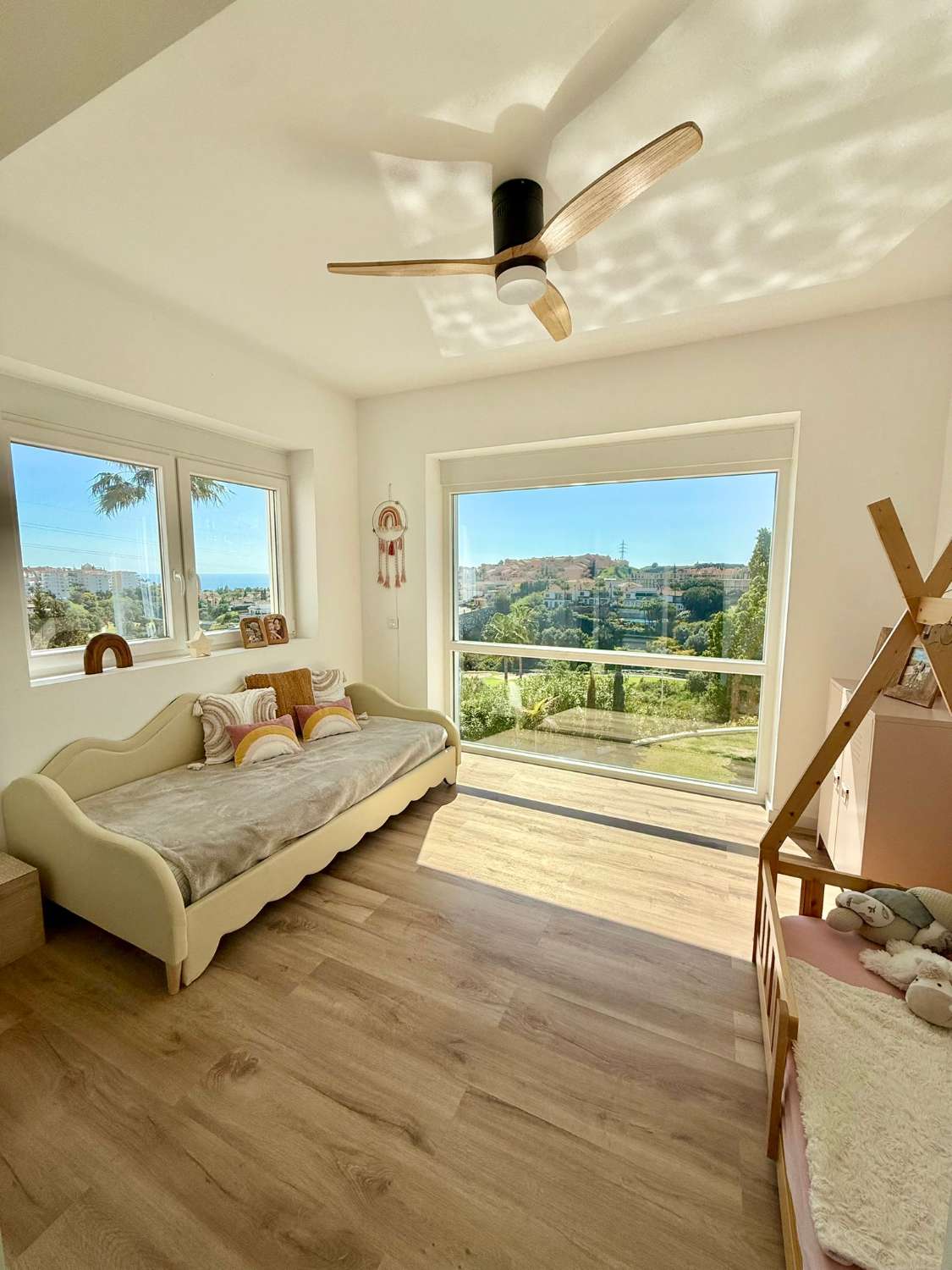 VILLA MAGNIFIQUE AVEC VUE PANORAMIQUE SUR LA MER À VENDRE DANS LA RÉGION DE RIVIERA DEL SOL (MIJAS)