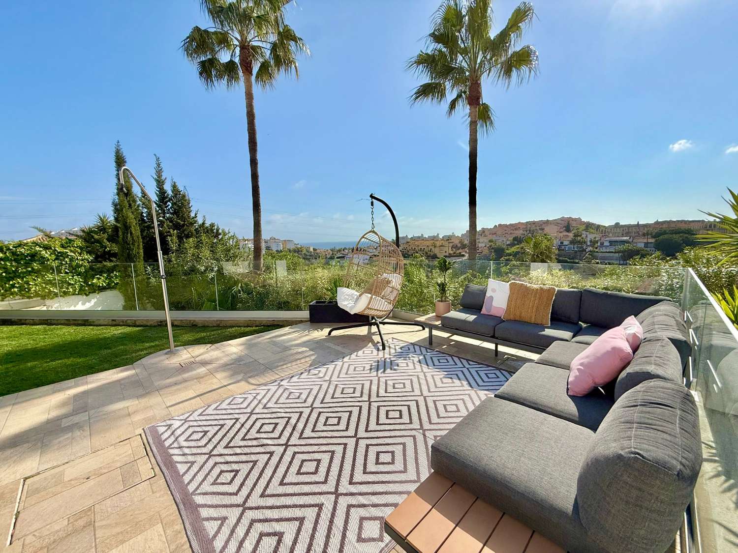 VILLA MAGNIFIQUE AVEC VUE PANORAMIQUE SUR LA MER À VENDRE DANS LA RÉGION DE RIVIERA DEL SOL (MIJAS)