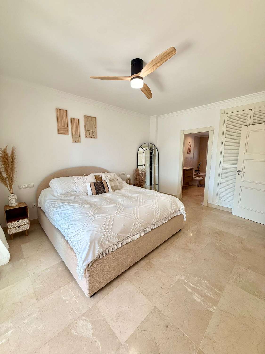 VILLA MAGNIFIQUE AVEC VUE PANORAMIQUE SUR LA MER À VENDRE DANS LA RÉGION DE RIVIERA DEL SOL (MIJAS)