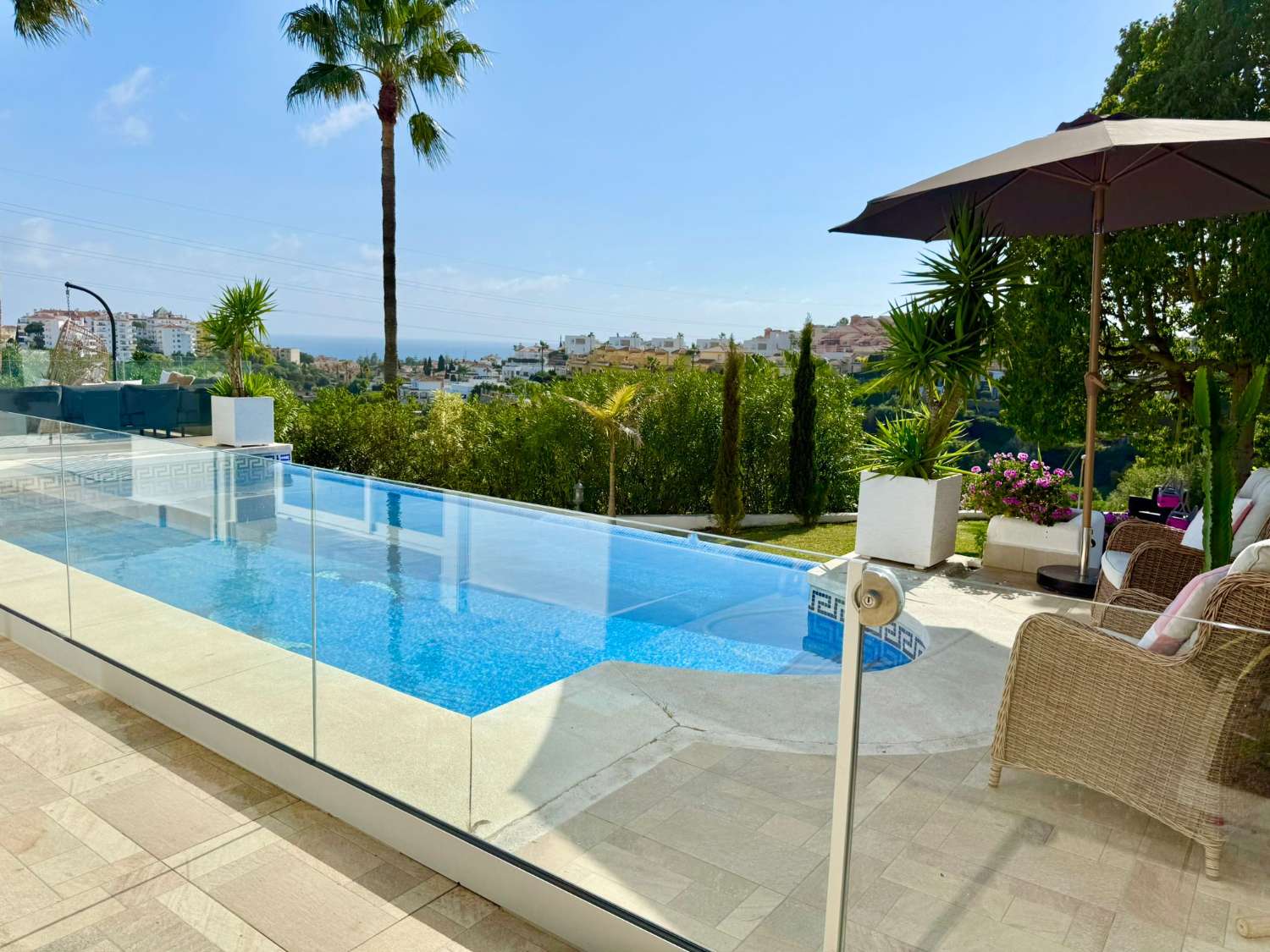 VILLA MAGNIFIQUE AVEC VUE PANORAMIQUE SUR LA MER À VENDRE DANS LA RÉGION DE RIVIERA DEL SOL (MIJAS)