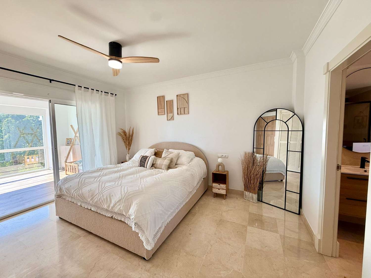 VILLA MAGNIFIQUE AVEC VUE PANORAMIQUE SUR LA MER À VENDRE DANS LA RÉGION DE RIVIERA DEL SOL (MIJAS)