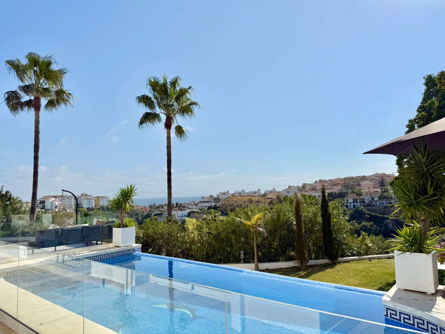 VILLA MAGNIFIQUE AVEC VUE PANORAMIQUE SUR LA MER À VENDRE DANS LA RÉGION DE RIVIERA DEL SOL (MIJAS)
