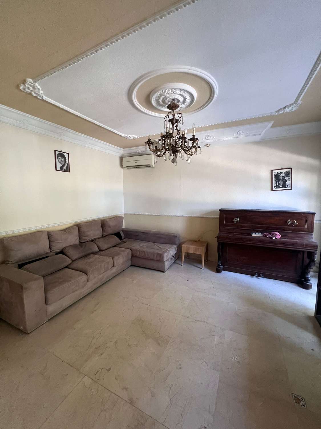 SE ALQUILA POR LARGA TEMPORADA VILLA CERCA DE PLAZA SOLYMAR (BENALMADENA)