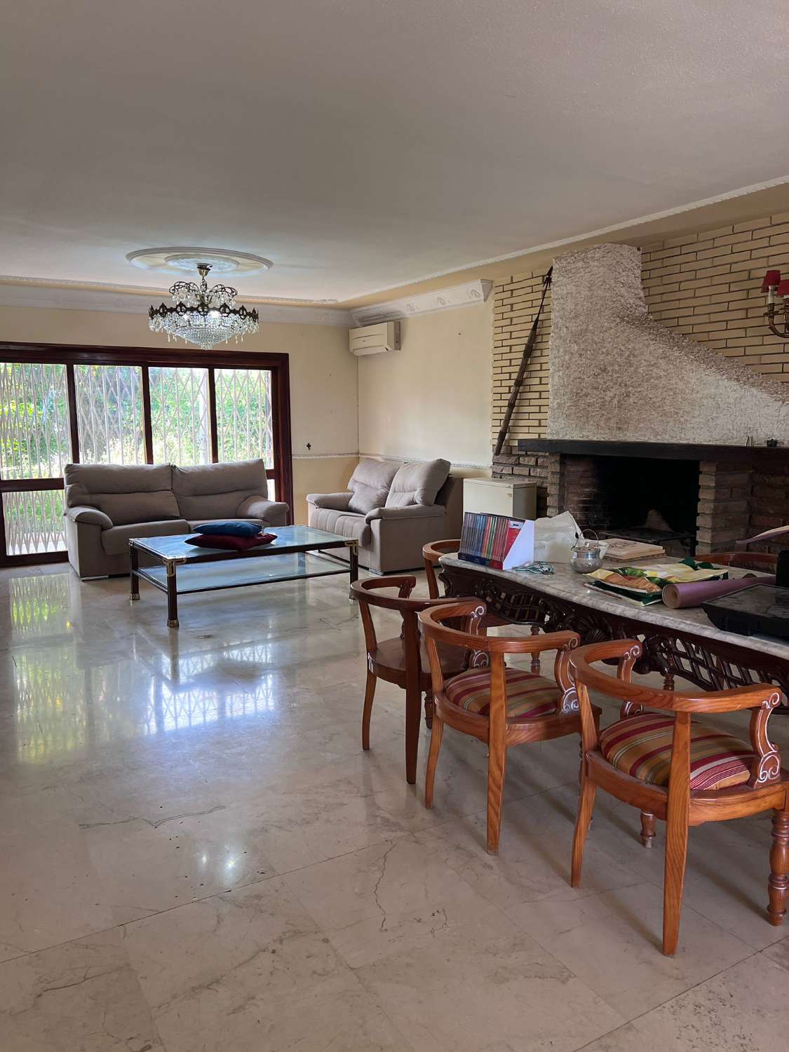 SE ALQUILA POR LARGA TEMPORADA VILLA CERCA DE PLAZA SOLYMAR (BENALMADENA)