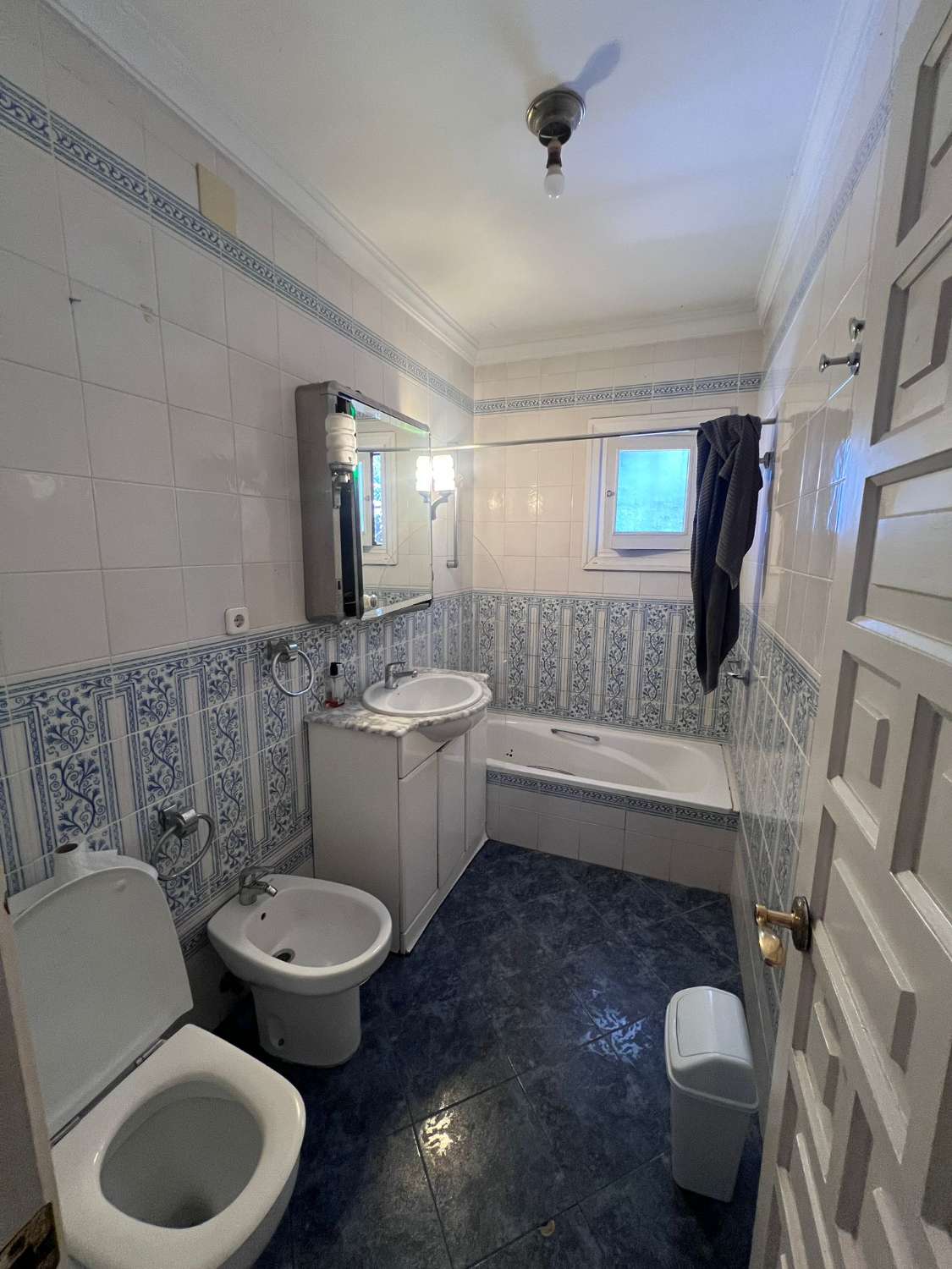 SE ALQUILA POR LARGA TEMPORADA VILLA CERCA DE PLAZA SOLYMAR (BENALMADENA)