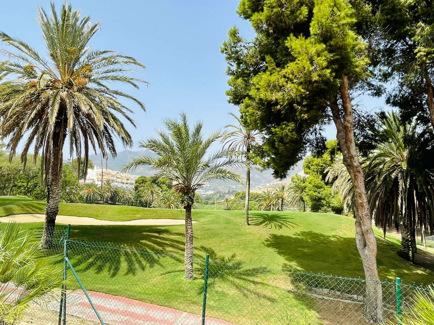 MEMEDIA-SÆSON. LEJET 1,9. 26-15.6. 27. FLOT LEJLIGHED NÆR TORREQUEBRADA GOLFBANE (BENALMADENA)
