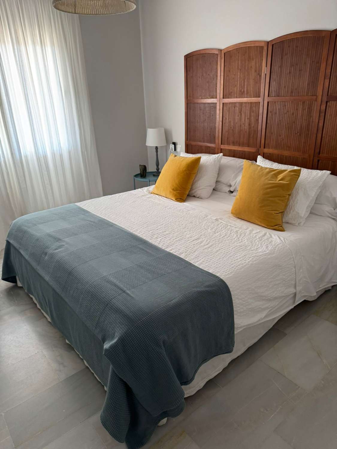 MEDIA TEMPORADA SE ALQUILA DESDE 1.11.26-15.5.27 BONITO APARTAMENTO CON VISTAS AL MAR EN  ARROYO DE LA MIEL .
