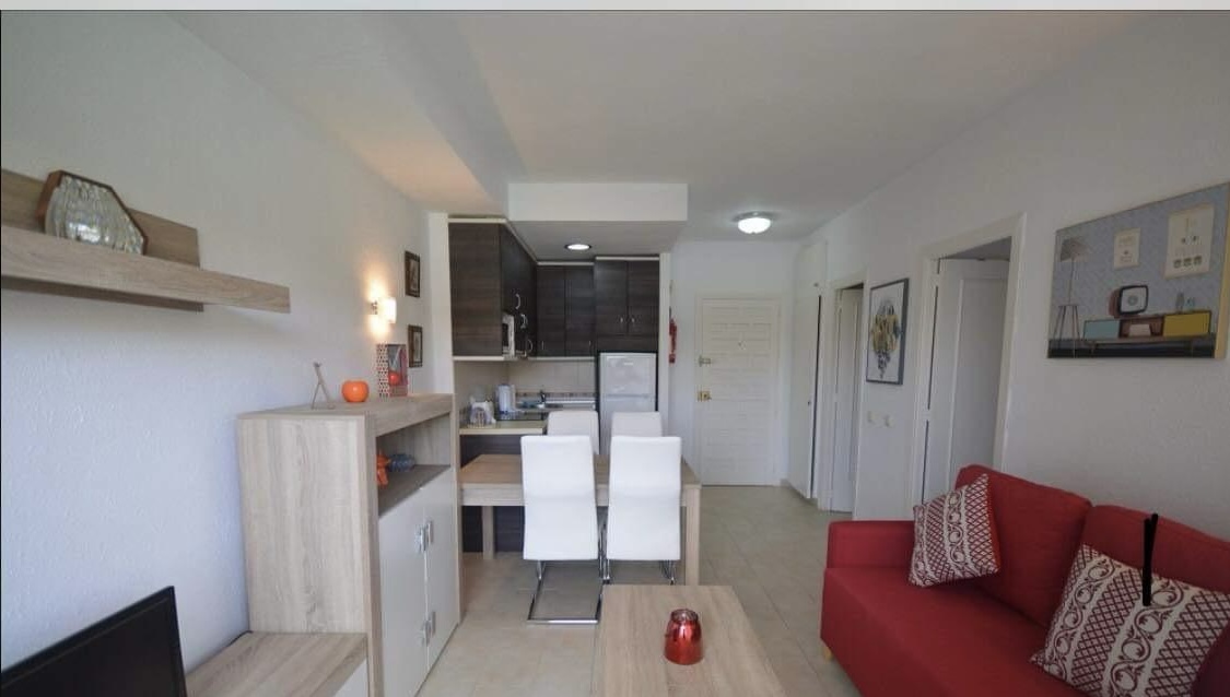 Media Temporada. Se alquila precioso apartamento desde  01/09/2026 hasta 30/06/2027 en Benalbeach (Benalmádena)