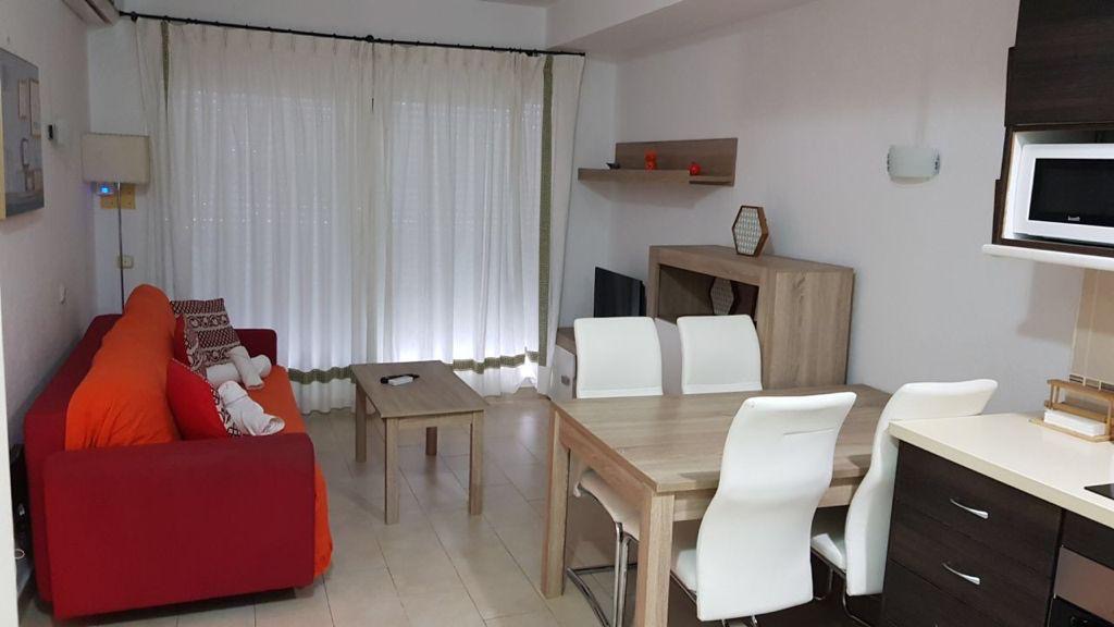 Media Temporada. Se alquila precioso apartamento desde  01/09/2026 hasta 30/06/2027 en Benalbeach (Benalmádena)