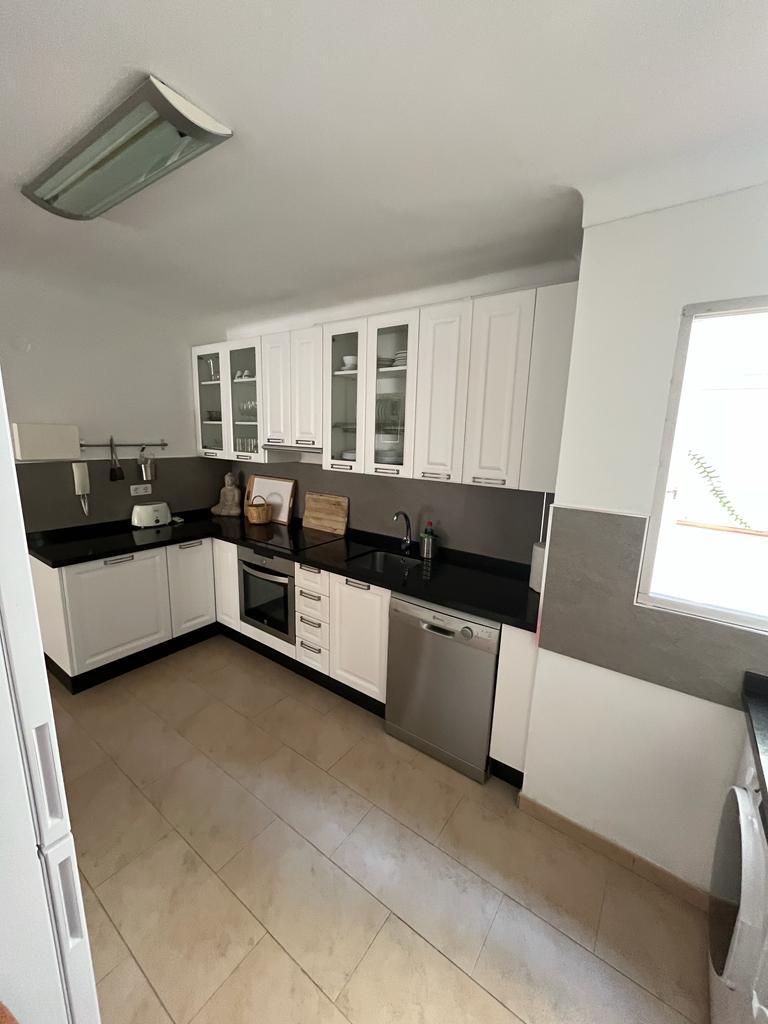 Media Temporada Se alquila  desde 10/102026 - 15/06/2027   bonito apartamento en 1ª linea de playa con vistas al mar  un paso de la playa en Benalmádena