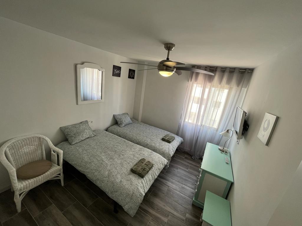Media Temporada Se alquila  desde 10/102026 - 15/06/2027   bonito apartamento en 1ª linea de playa con vistas al mar  un paso de la playa en Benalmádena