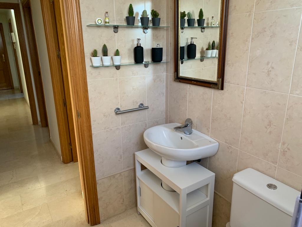 MEDIA TEMPORADA . SE ALQUILA MAGNIFICO APARTAMENTO DEL 1.09.2026 - 30.06.2027 EN TORREMOLINOS