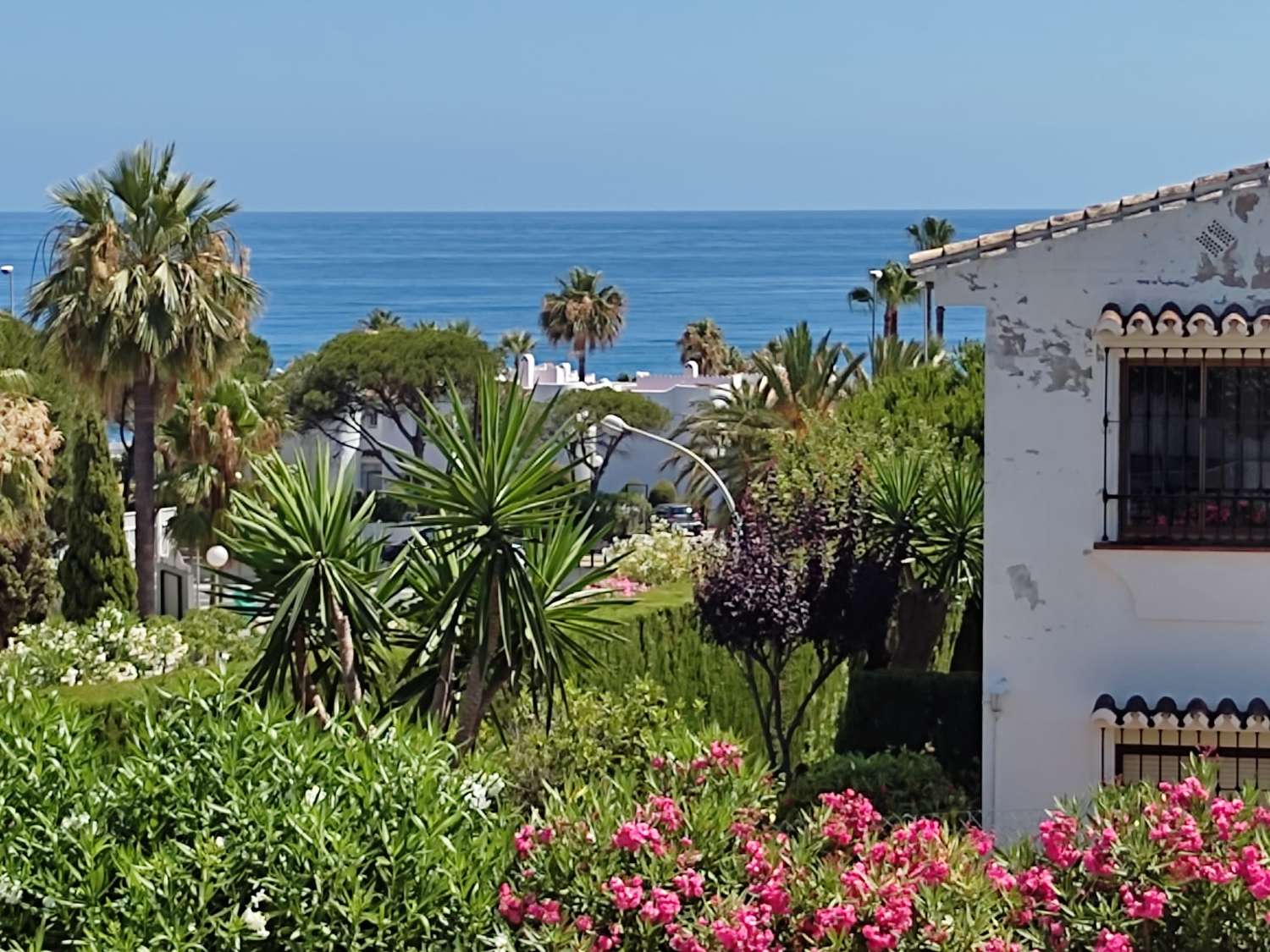 Media Temporada . Se alquila del 1.9.26-30.6.27 magnifico apartamentos con vistas al mar en Mijas Costa