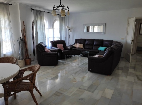 Media Temporada . Se alquila del 1.9.26-30.6.27 magnifico apartamentos con vistas al mar en Mijas Costa