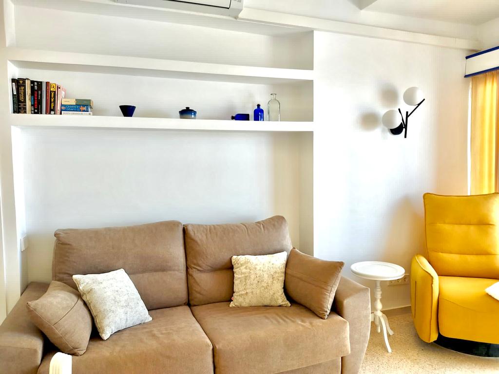 MEDIA TEMPORADA Se alquila desde 17.10.26-30.6.27 bonito apartamento en 1ª linea de Playa en Fuengirola