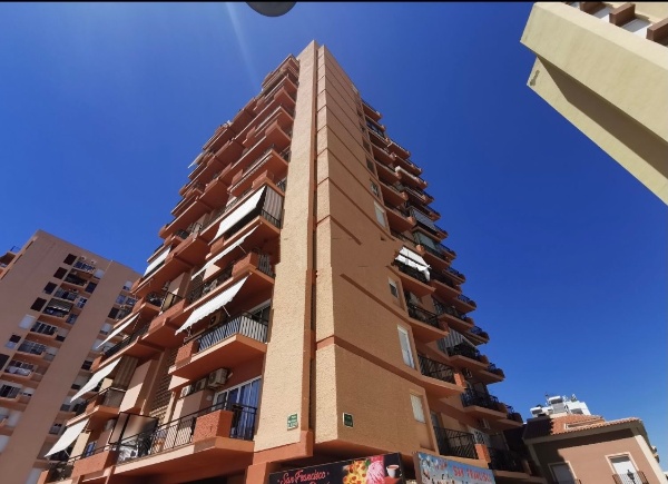 MEDIA TEMPORADA Se alquila desde 17.10.26-30.6.27 bonito apartamento en 1ª linea de Playa en Fuengirola