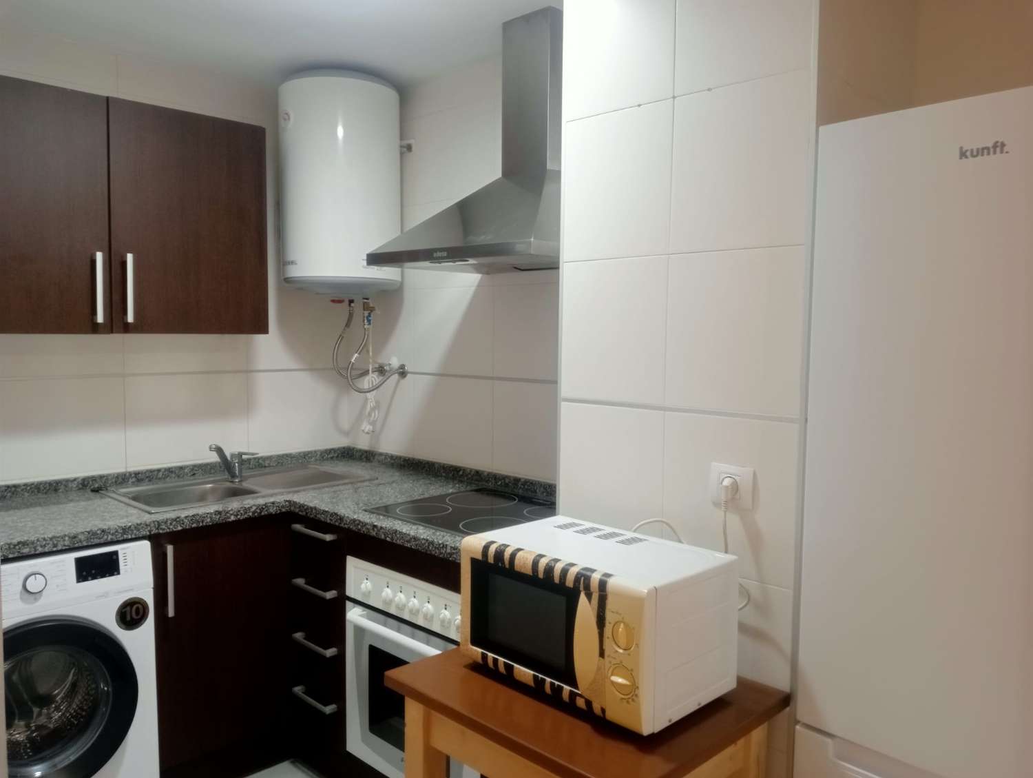 SE ALQUILA POR LARGA TEMPORADA  DESDE 18 DE MAYO DE 2026 BONITO  APARTAMENTO EN ZONA LOS PACOS (FUENGIROLA)