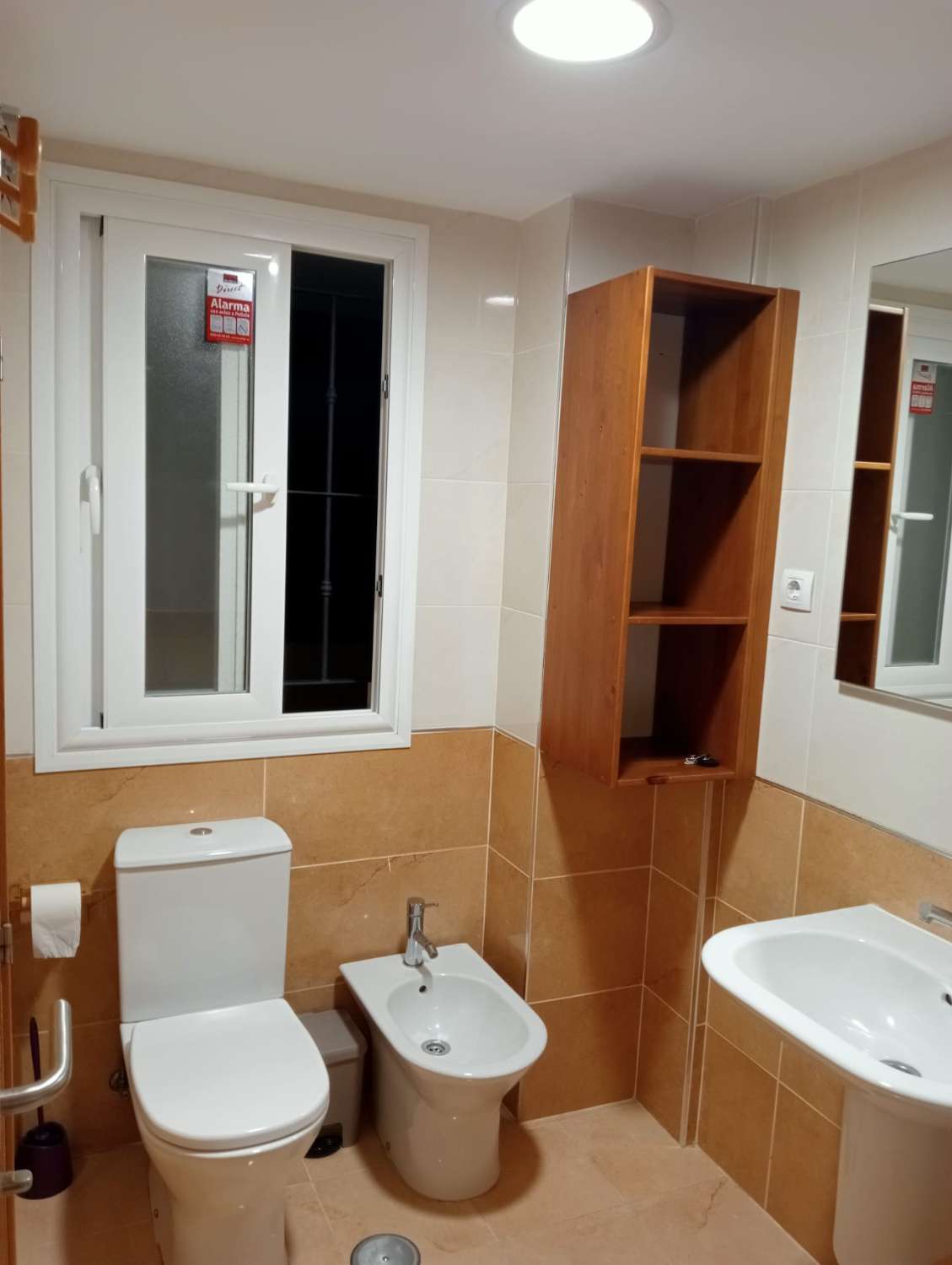 SE ALQUILA POR LARGA TEMPORADA  DESDE 18 DE MAYO DE 2026 BONITO  APARTAMENTO EN ZONA LOS PACOS (FUENGIROLA)