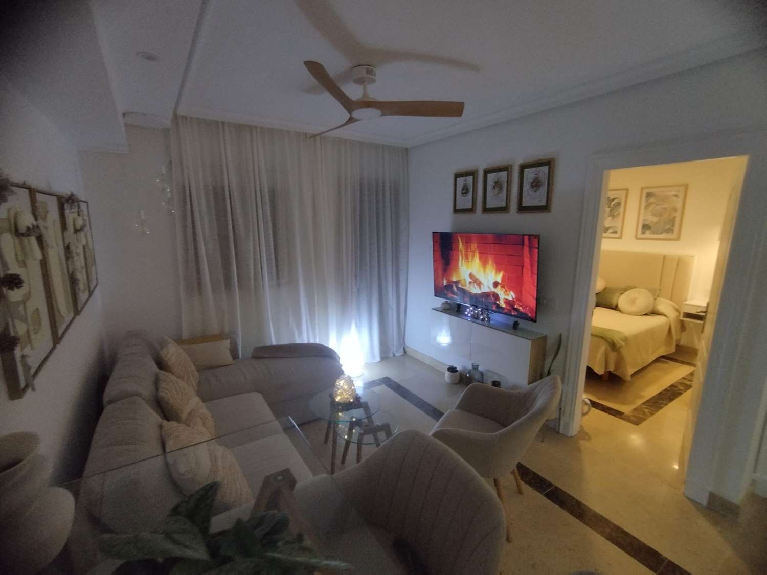 MEDIA TEMPORADA . SE ALQUILA DEL 1.8.26- 30.6.27 BONITO APARTAMENTO REFORMADO A 300 METROS DE LA PLAYA EN BENALMADENA