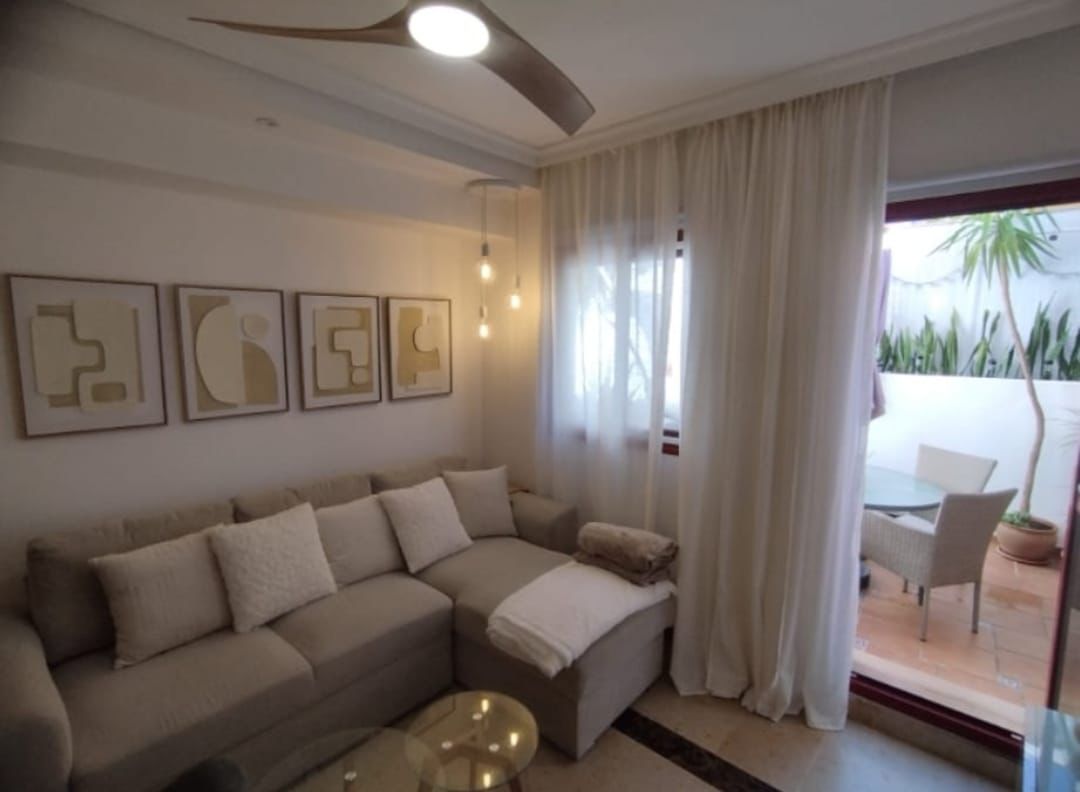 MEDIA TEMPORADA . SE ALQUILA DEL 1.8.26- 30.6.27 BONITO APARTAMENTO REFORMADO A 300 METROS DE LA PLAYA EN BENALMADENA